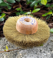 16.440 = Brass Crimped Wire Wood Hub Brush 2 Rows 3'' dia.