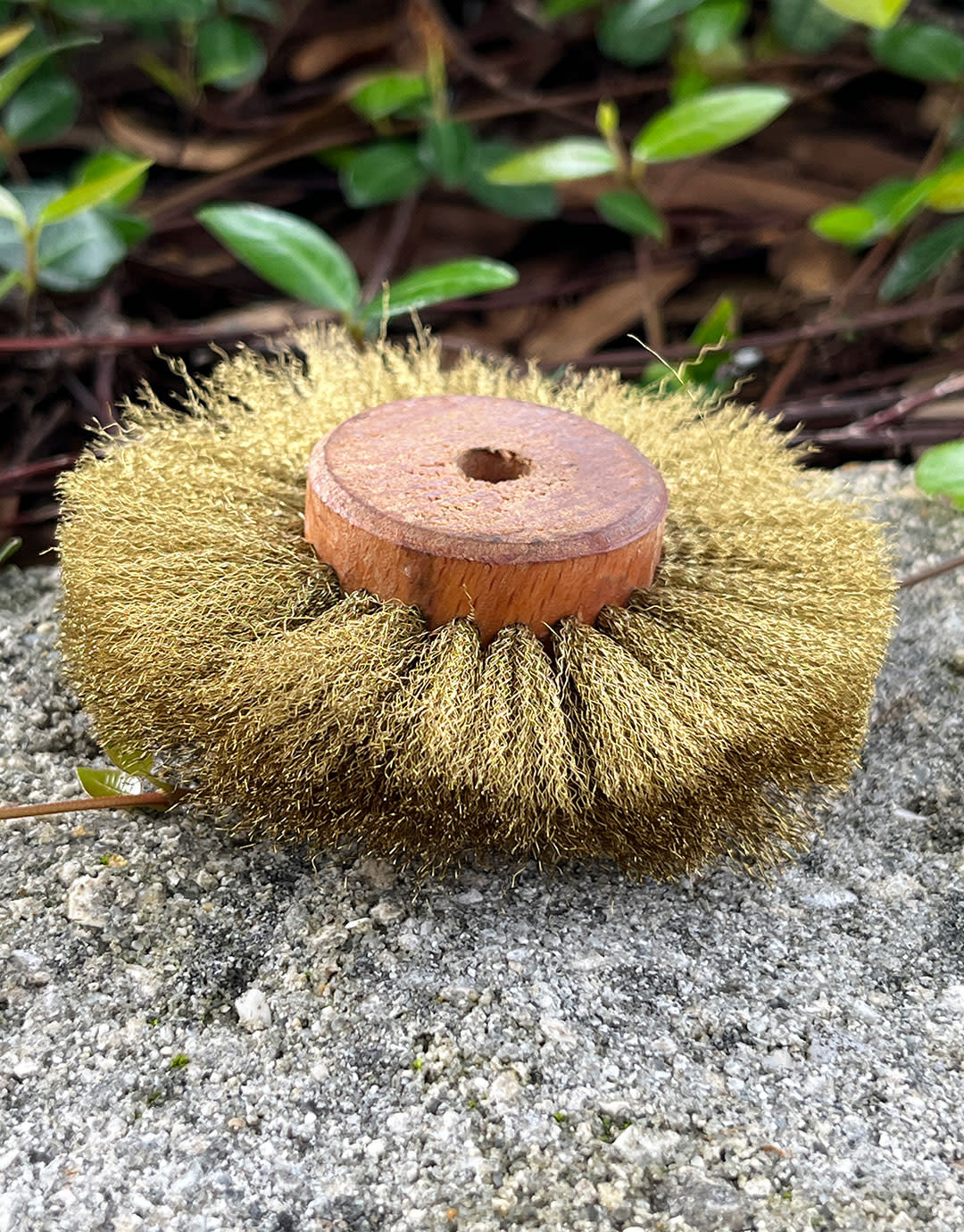 16.443 = Brass Crimped Wire Wood Hub Brush 3 Rows 3'' dia.