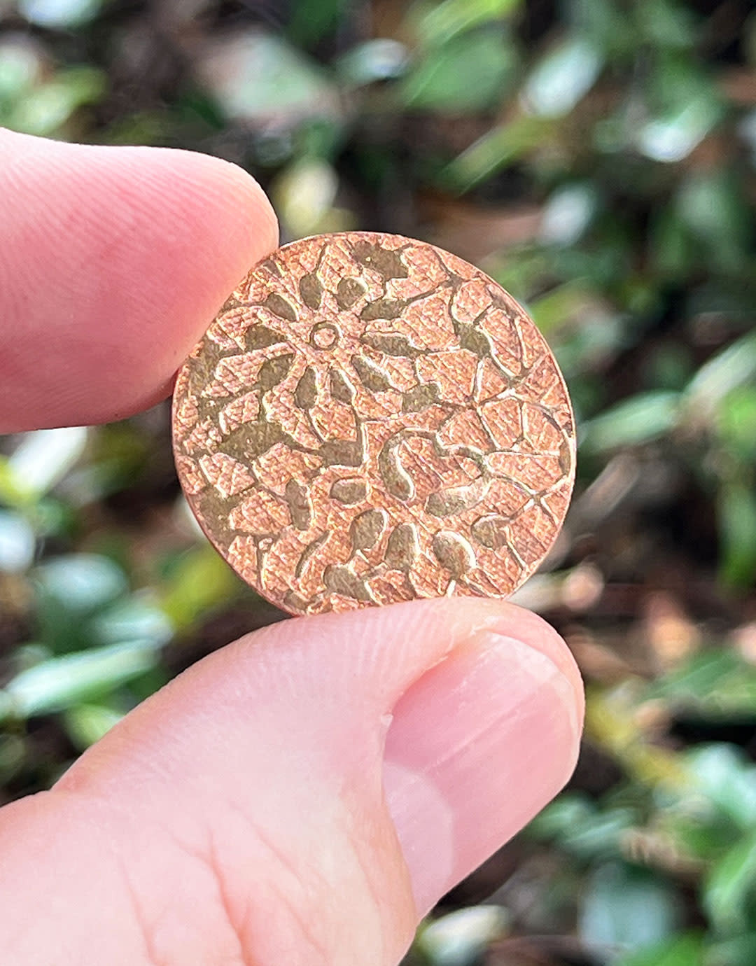 CSP646 = Pattern Copper Disc 1" x 24ga "Geometric Floral" (Pkg/6)