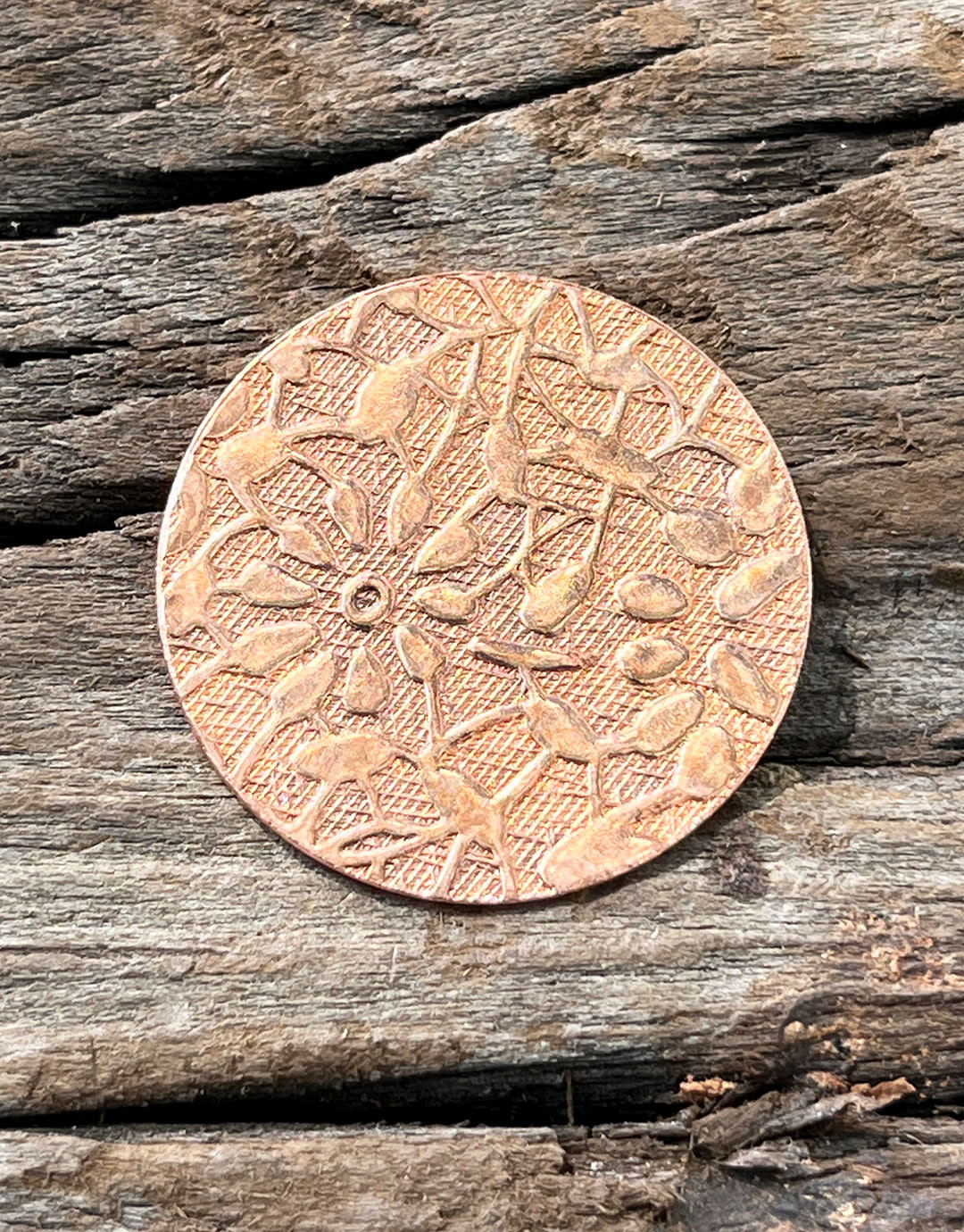 CSP646 = Pattern Copper Disc 1" x 24ga "Geometric Floral" (Pkg/6)