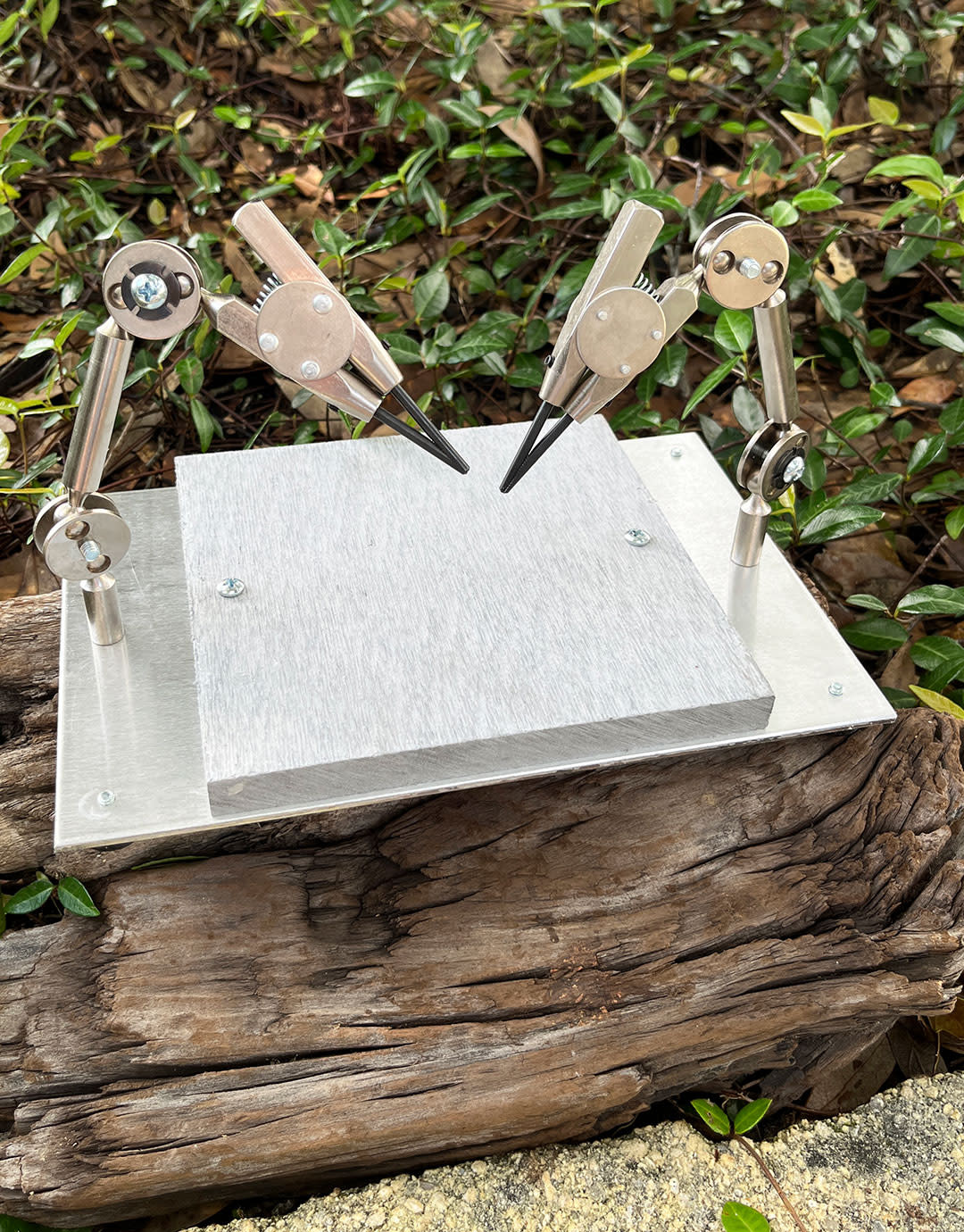 GRS G04545 = GRS Dual Short Third Hand Soldering Station