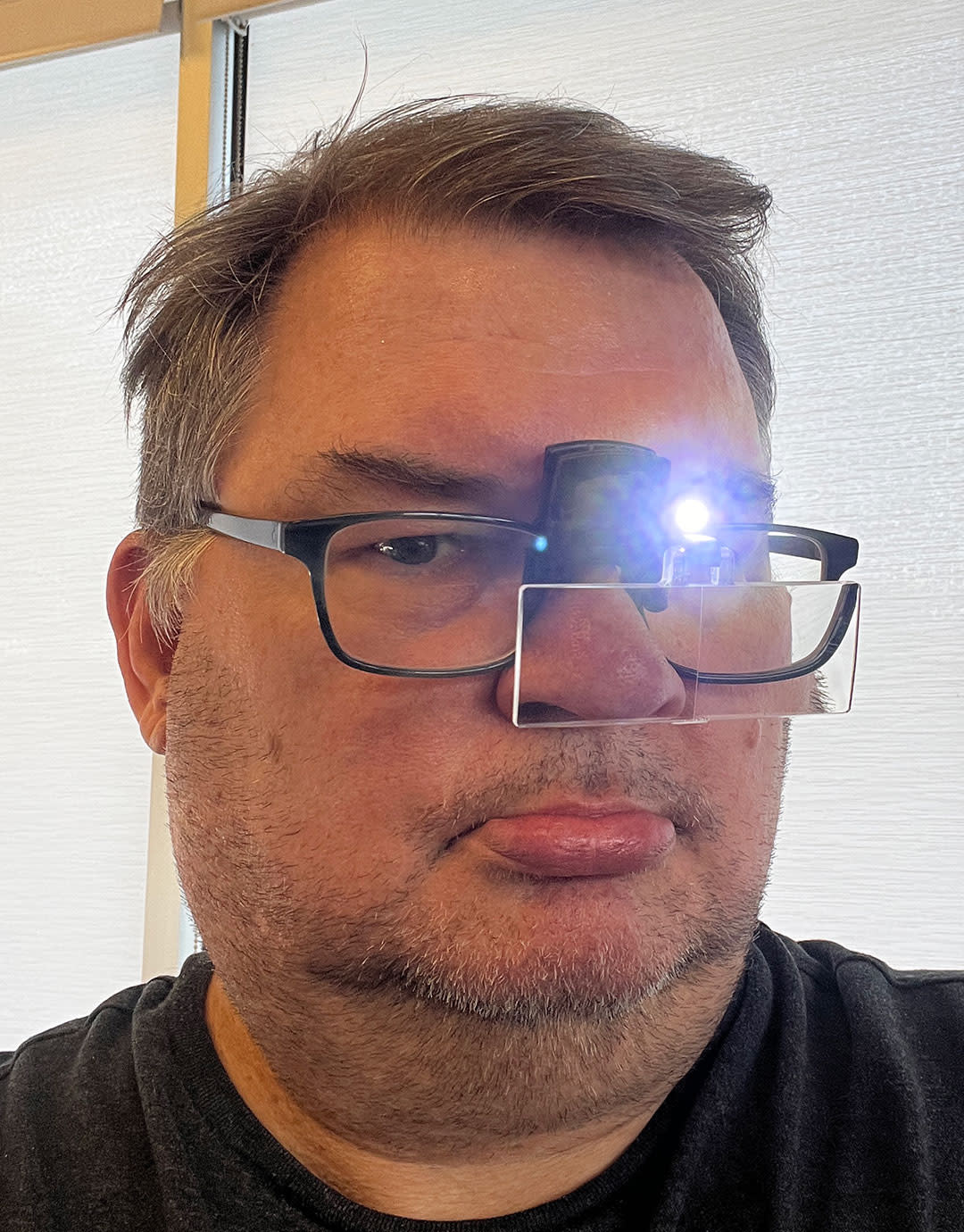 EL9135 = OPTI+Aid Clip-On Magnifier with 3 Lenses -1.5X, 2.5X, 3.5X