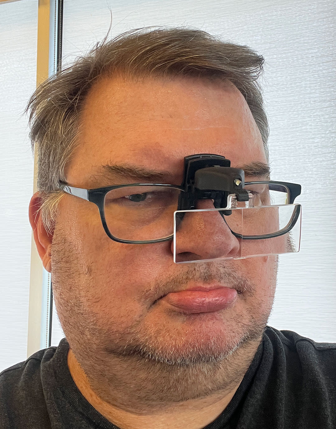 EL9135 = OPTI+Aid Clip-On Magnifier with 3 Lenses -1.5X, 2.5X, 3.5X