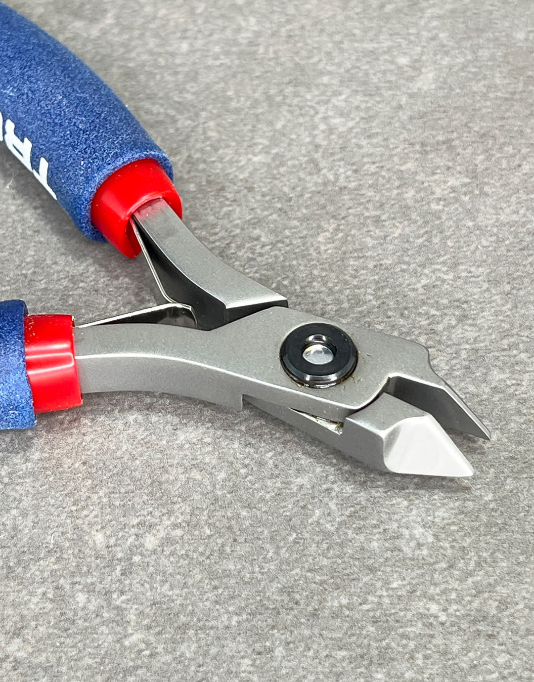 Tronex PL30549A = Tronex 549 Medium Angled Stubby Chain Nose Pliers - Short Handle
