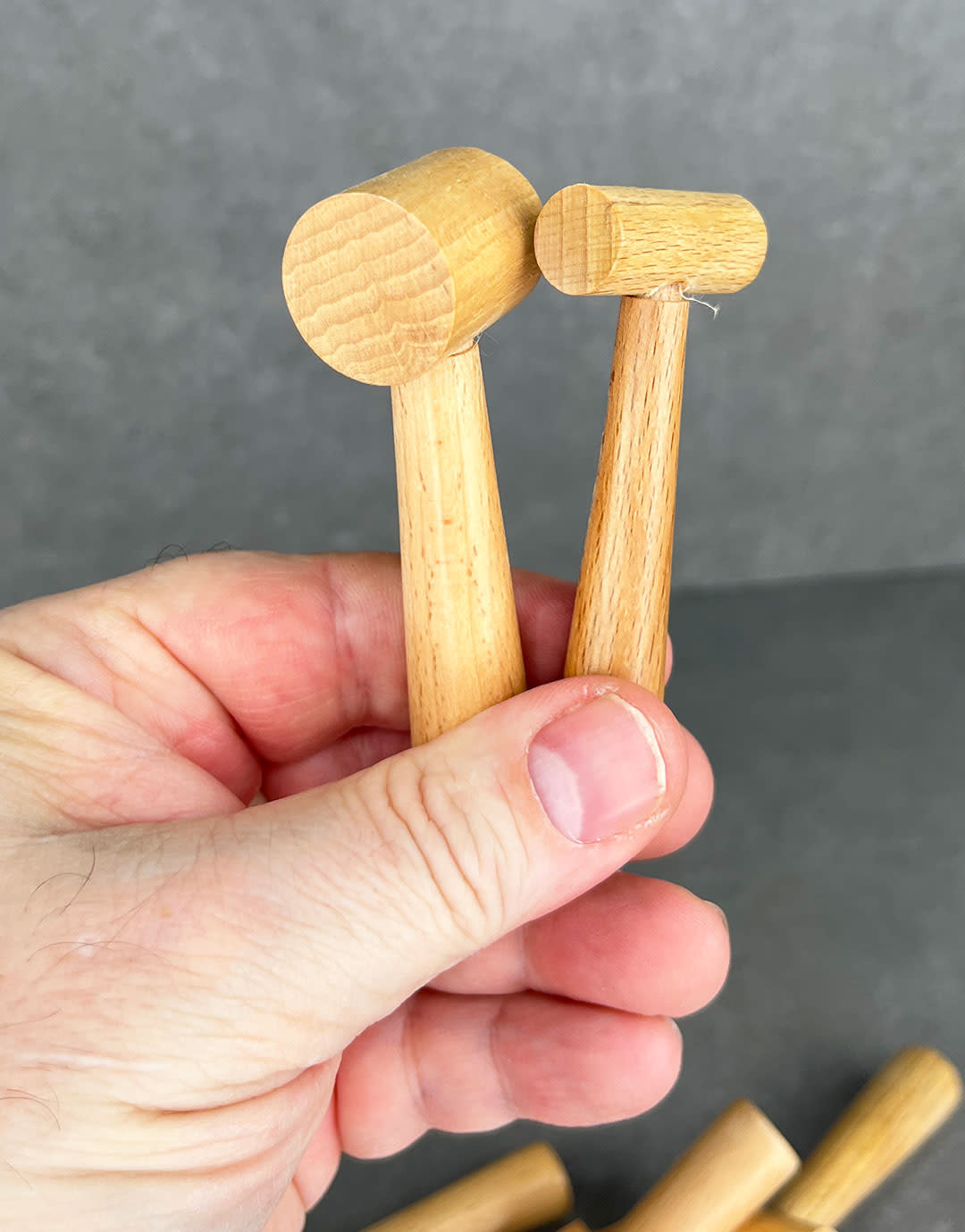 DA3135 = U-Channel Wood Block with 6 Hammer Shaped Formers