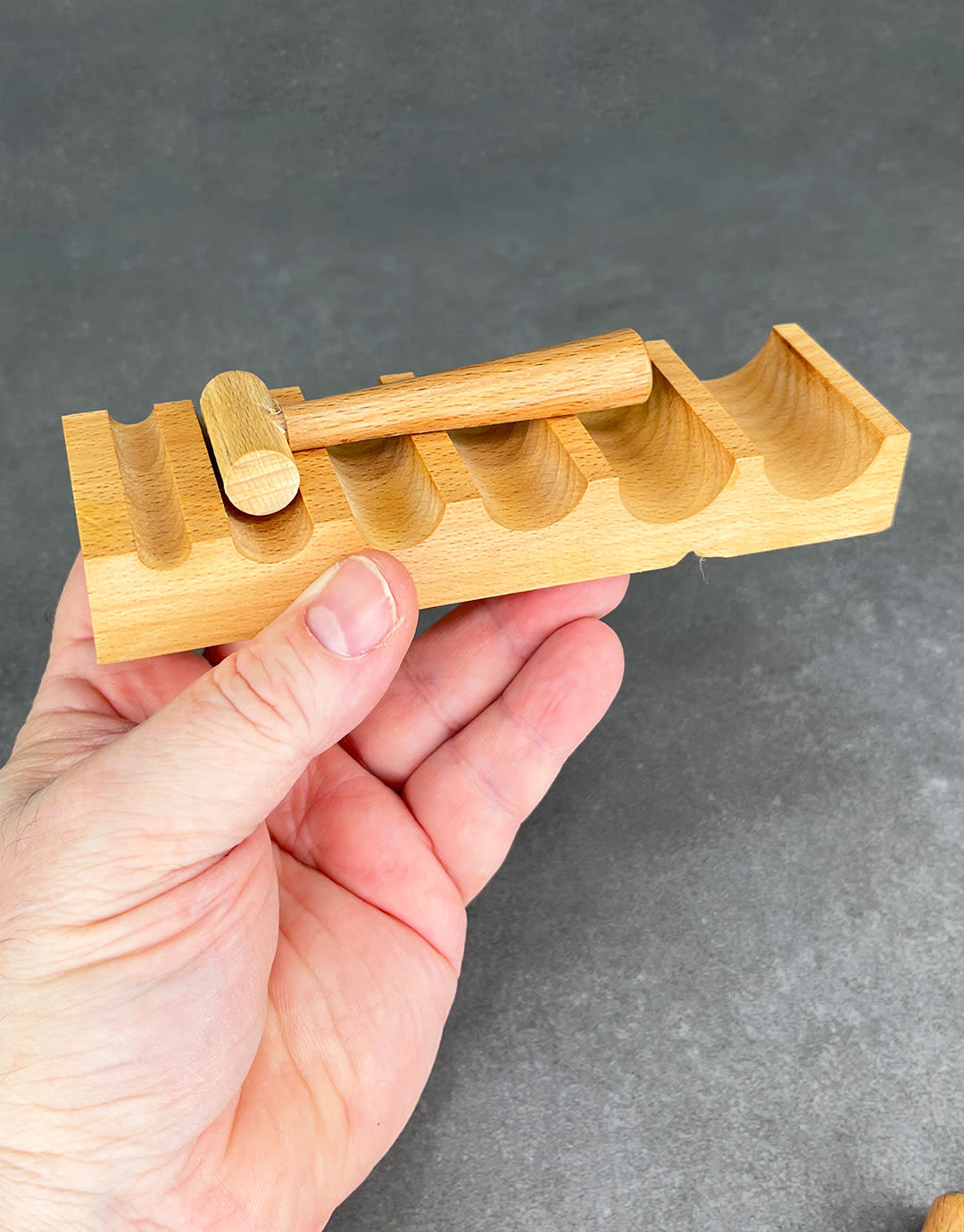 DA3135 = U-Channel Wood Block with 6 Hammer Shaped Formers