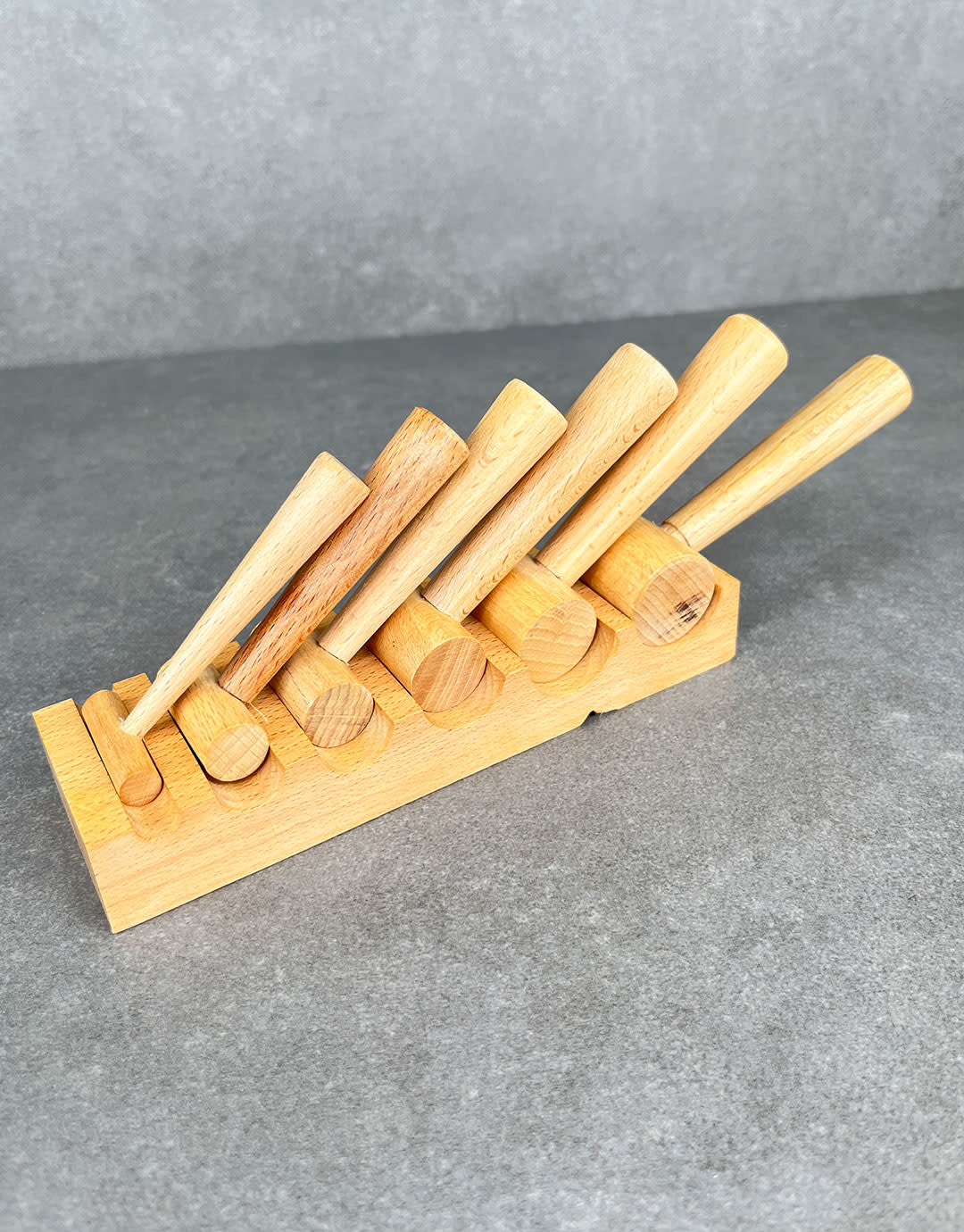 DA3135 = U-Channel Wood Block with 6 Hammer Shaped Formers