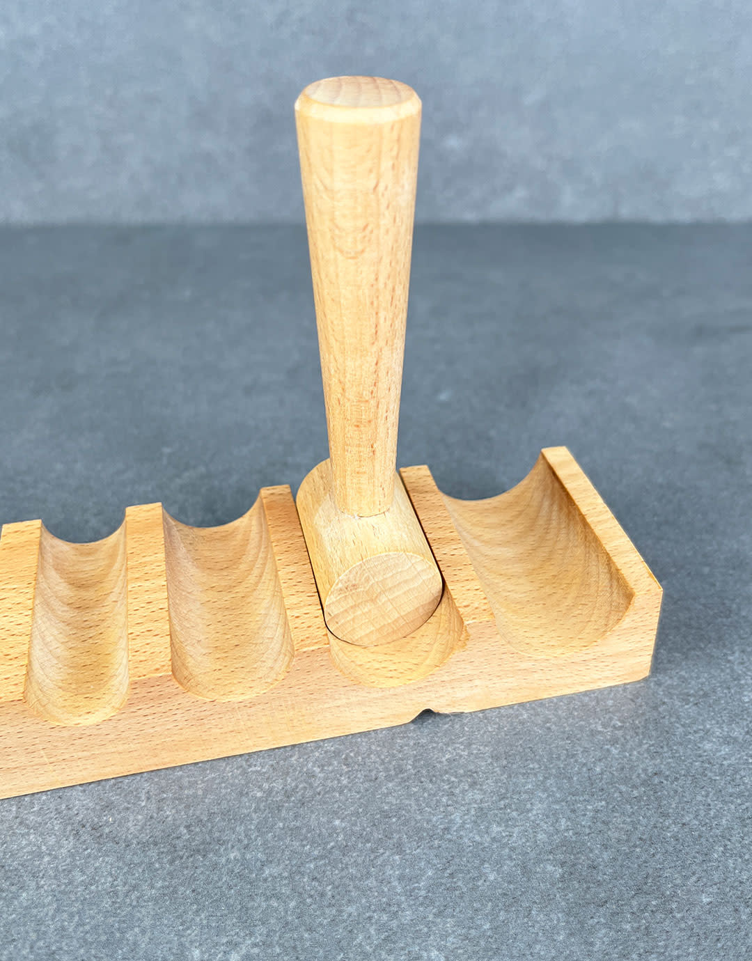 DA3135 = U-Channel Wood Block with 6 Hammer Shaped Formers
