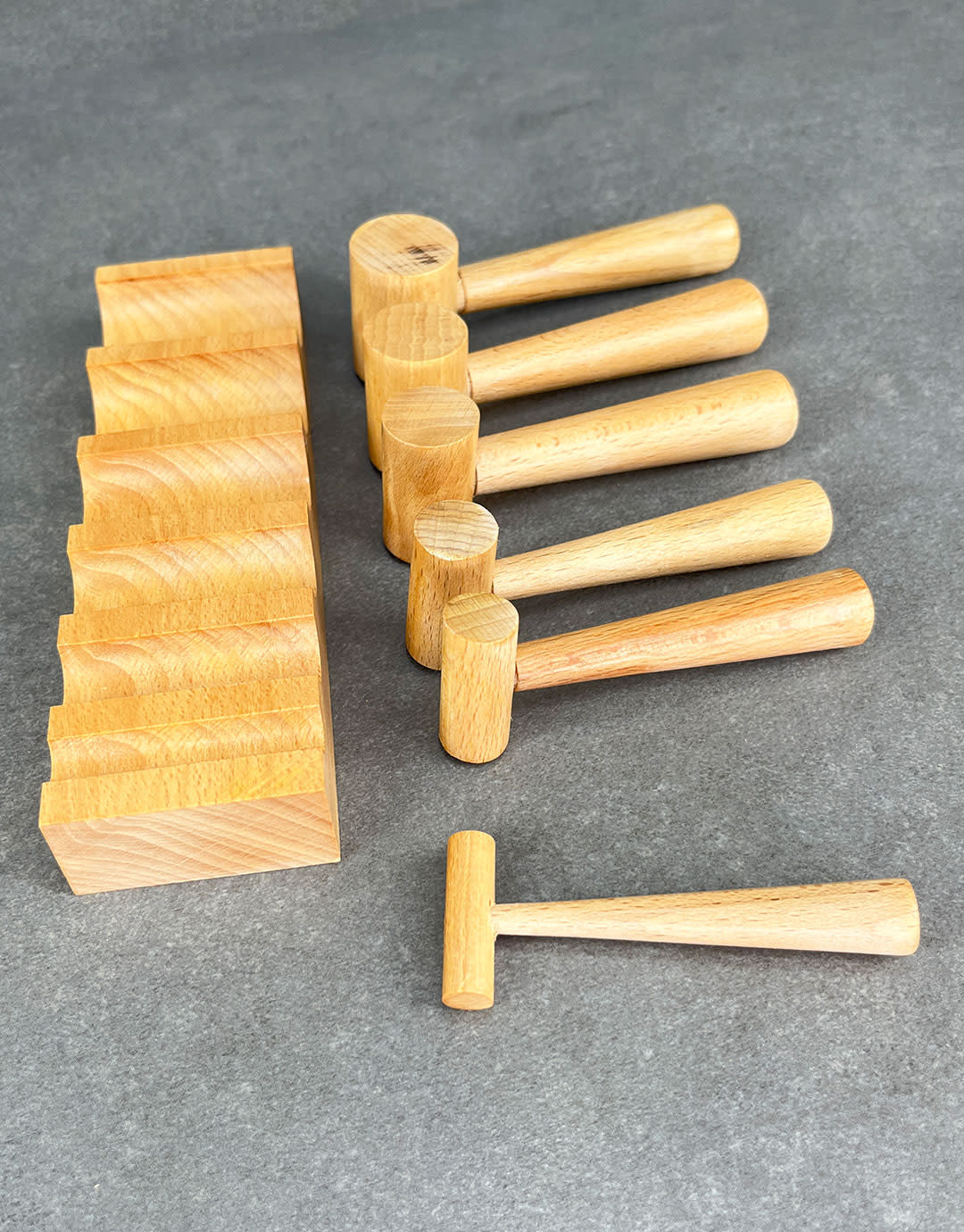 DA3135 = U-Channel Wood Block with 6 Hammer Shaped Formers