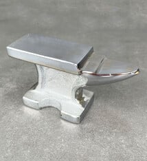 AN554 = Anvil - Horn Shaped  2lb Flat Top