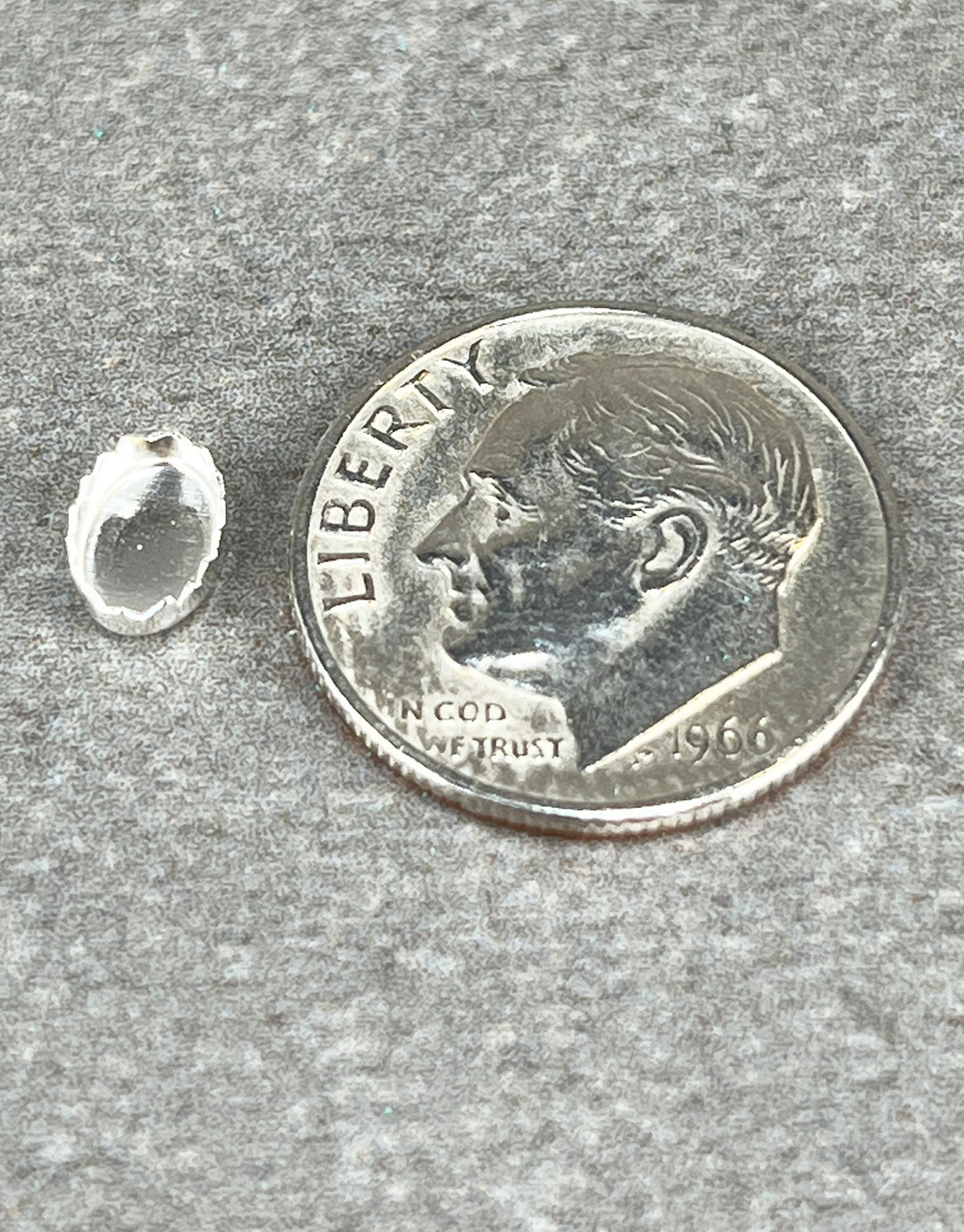 518S = Sterling Silver Oval Serrated Bezel Cup