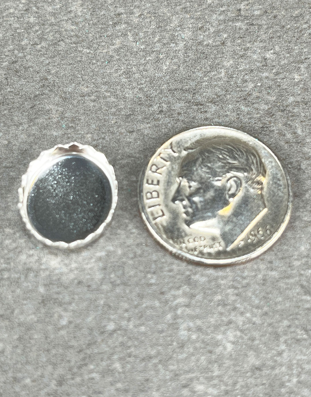 518S = Sterling Silver Oval Serrated Bezel Cup