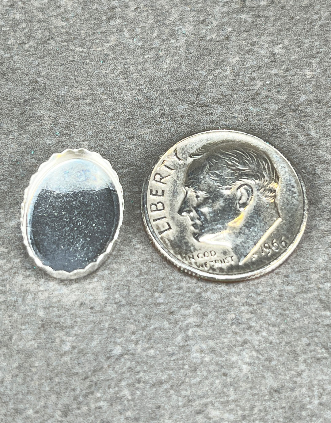 518S = Sterling Silver Oval Serrated Bezel Cup