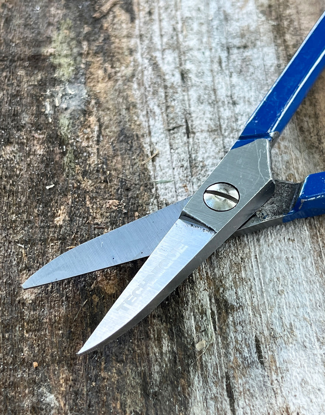 53.806 = Straight Metal Shear with Spring