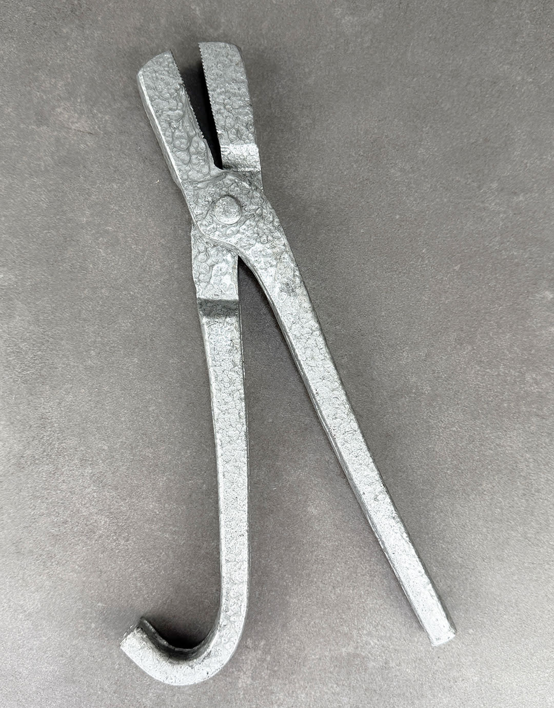 57.058 = Drawplate Draw Tongs 10''
