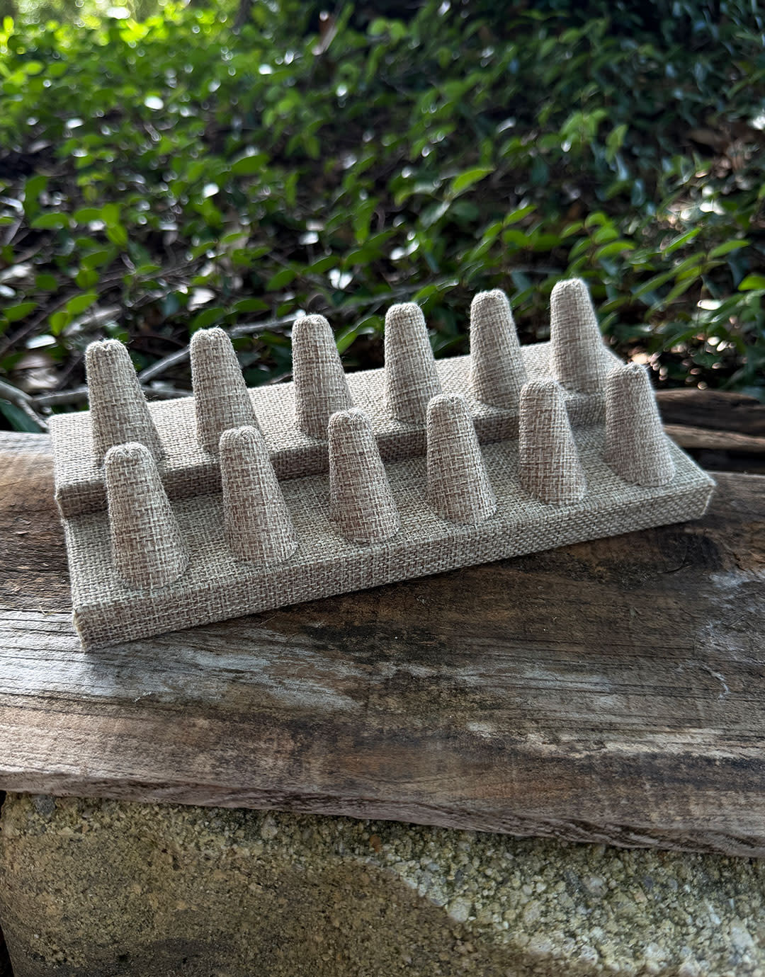 DRG3252 = Burlap Twelve Ring Finger Display 8-3/8'' x 3-1/4'' x 2-3/8''H