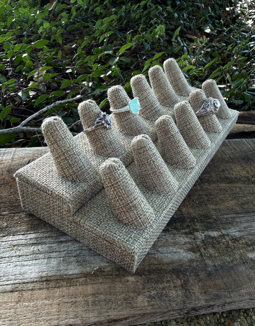 DRG3252 = Burlap Twelve Ring Finger Display 8-3/8'' x 3-1/4'' x 2-3/8''H