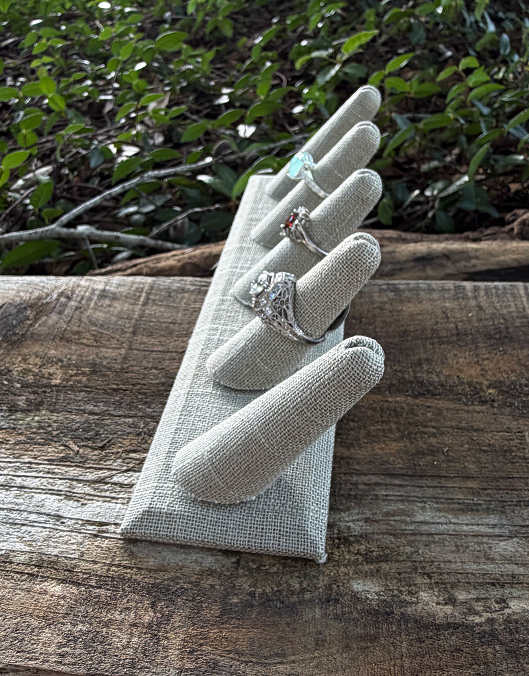DRG7245 = Grey Linen Five Ring Finger Display 8'' x 2-1/2'' x 2-1/8''H