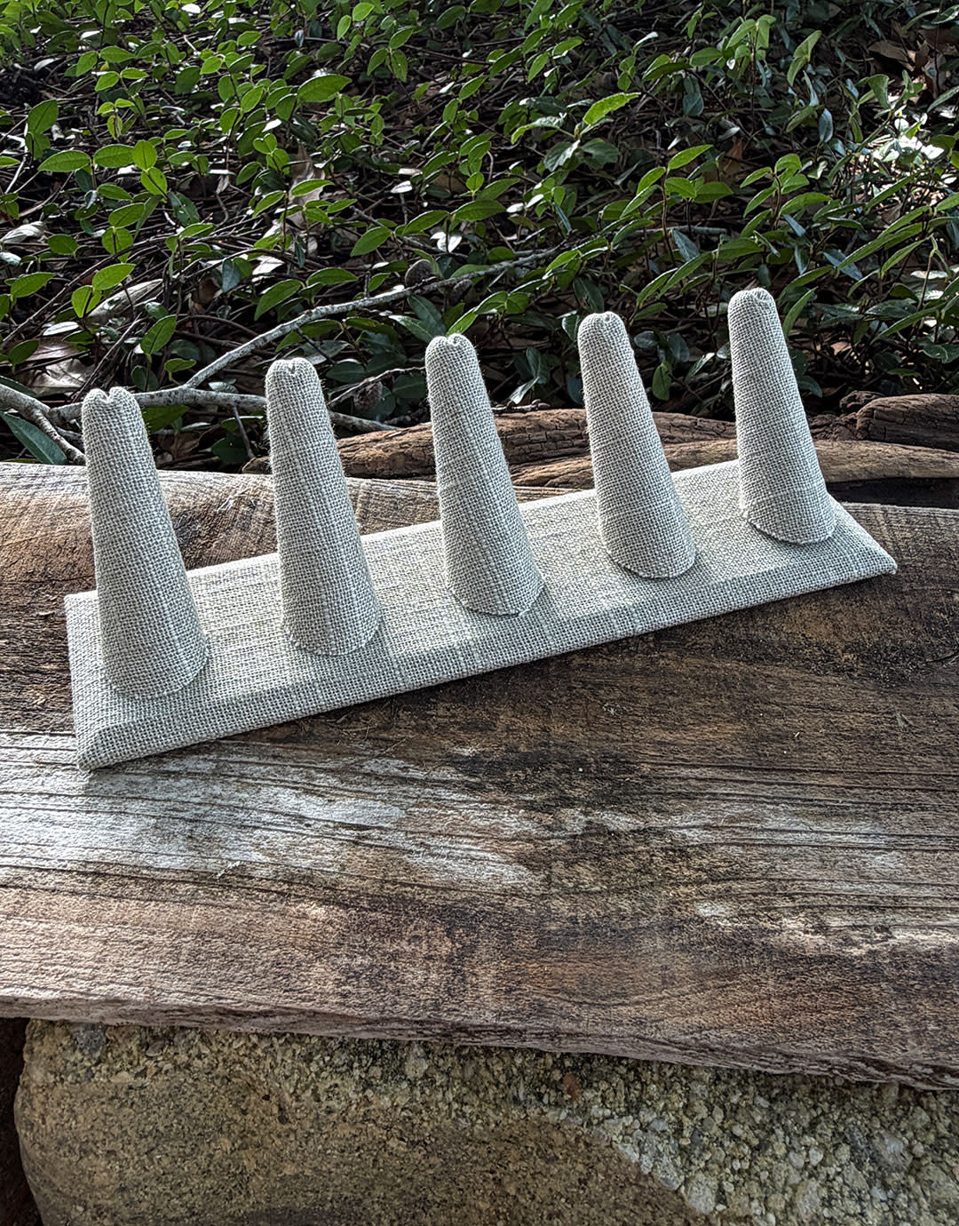 DRG7245 = Grey Linen Five Ring Finger Display 8'' x 2-1/2'' x 2-1/8''H