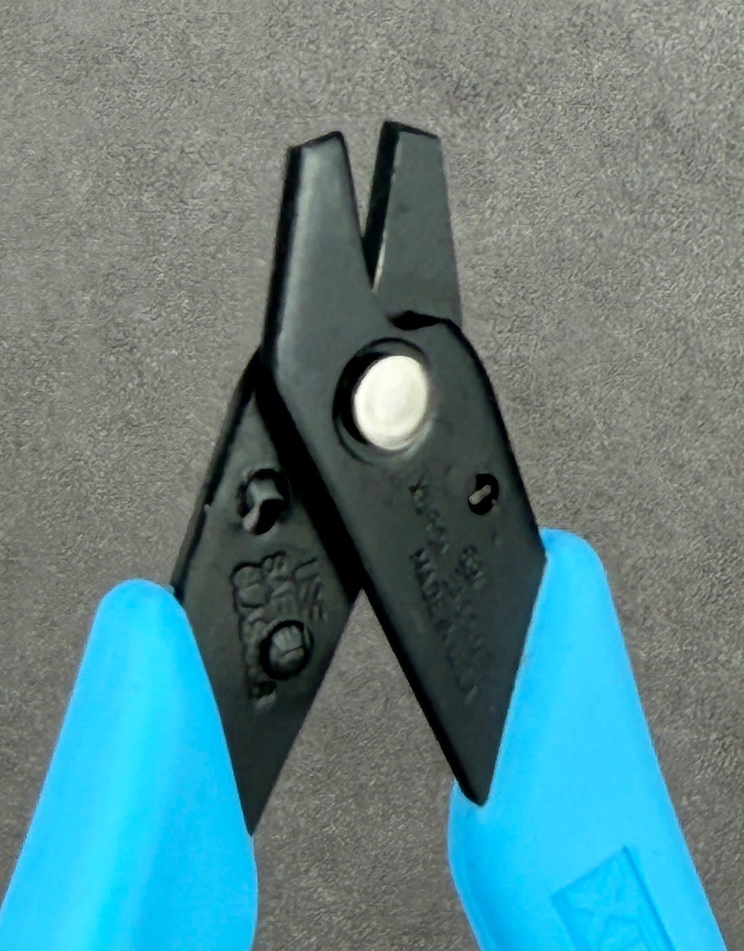 Xuron PL4691 = Xuron Double Flush Wire Cutter