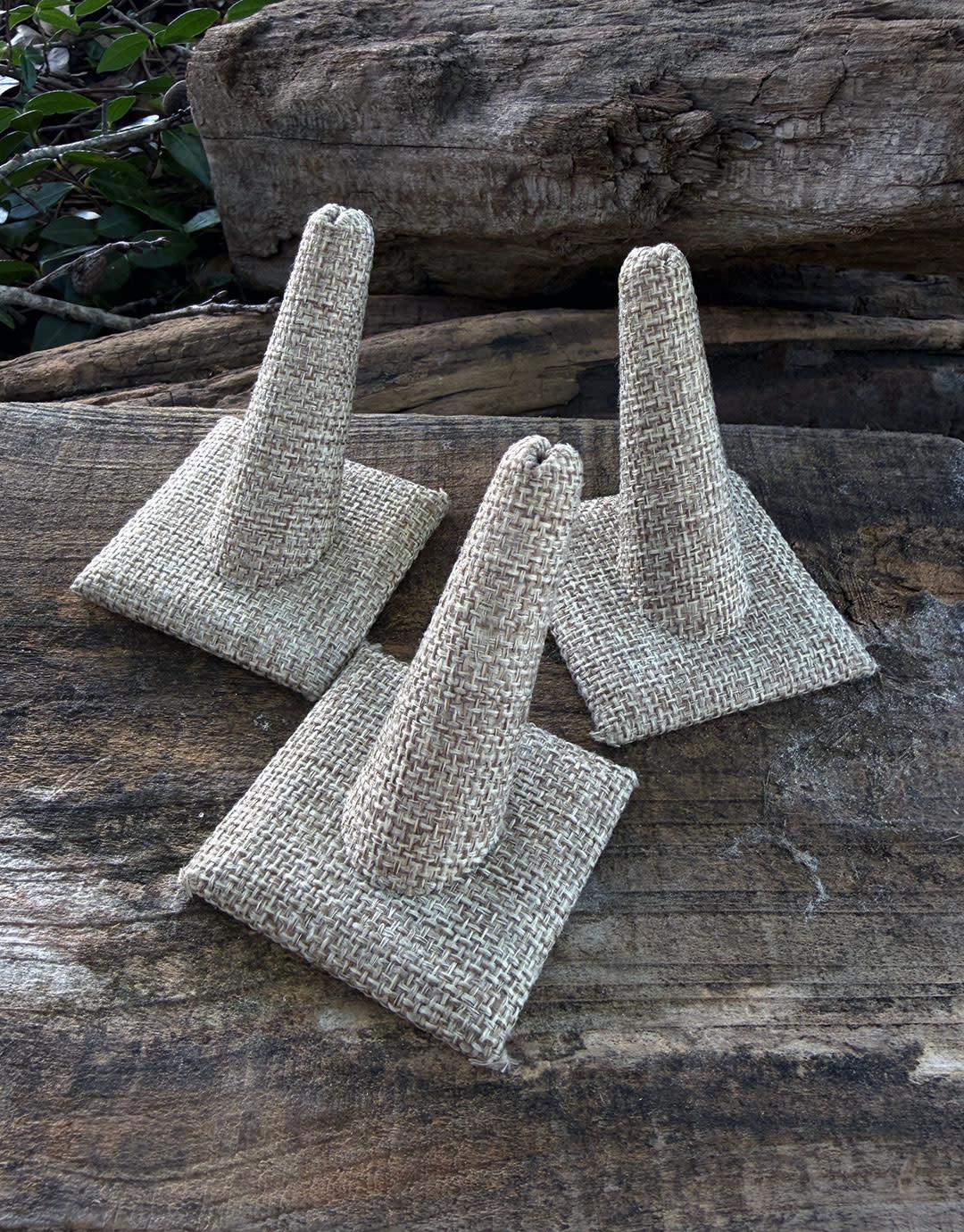 DRG3241 = Burlap Single Ring Finger Display Square Base 2'' x 2-1/2'' x 2-3/8''H (Pkg of 3)