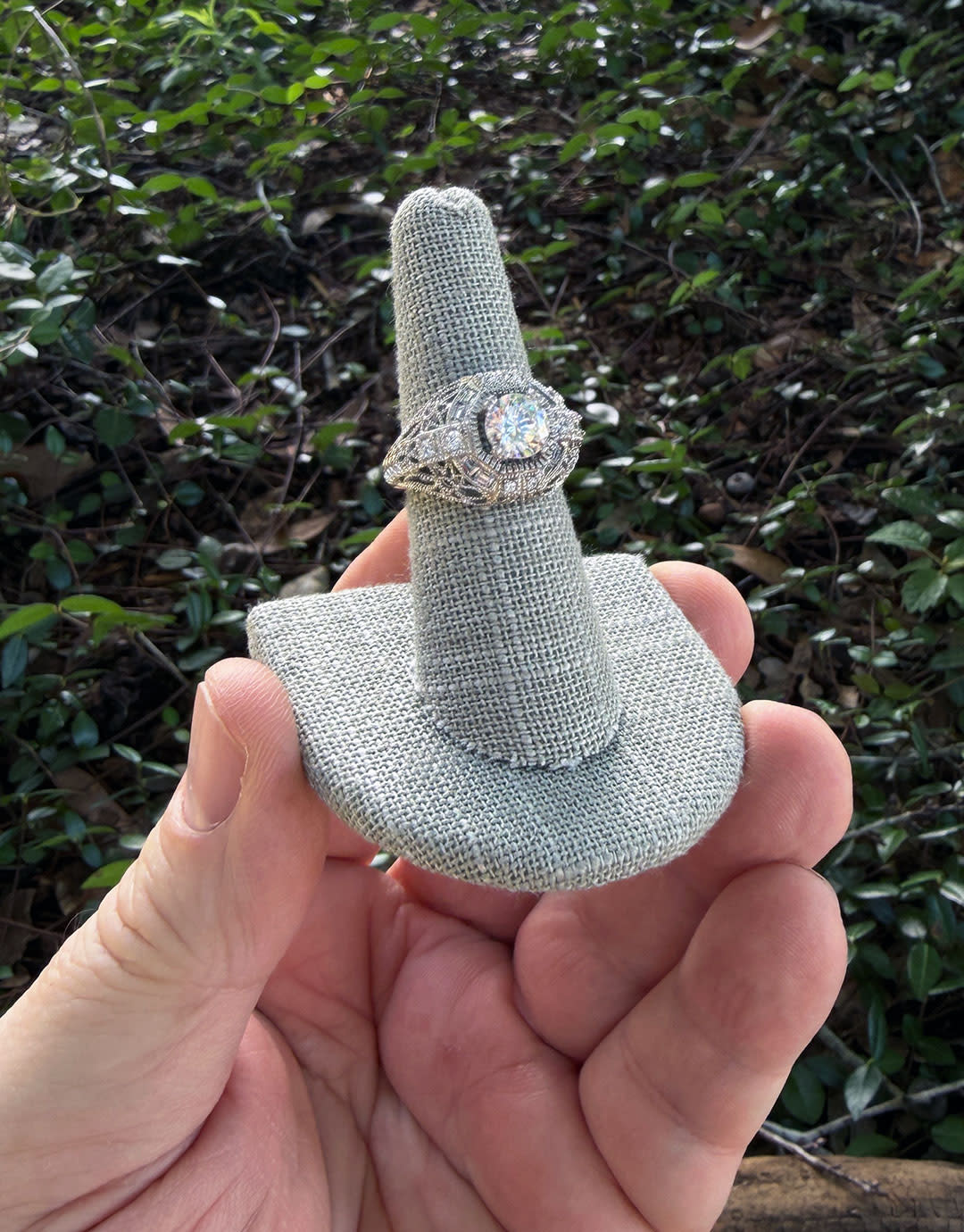 DRG7239 = Grey Linen Single Ring Finger Display 1/2 Round Base 2-1/8'' x 2-1/2'' x 2-1/8H'' (Pkg of 3)