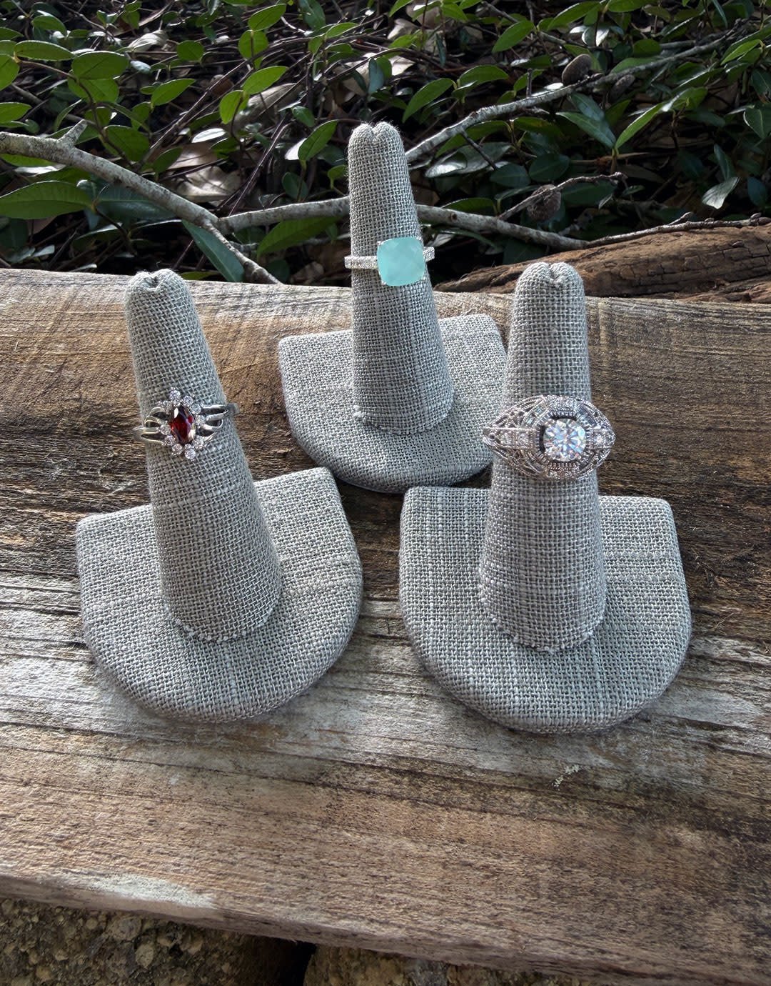 DRG7239 = Grey Linen Single Ring Finger Display 1/2 Round Base 2-1/8'' x 2-1/2'' x 2-1/8H'' (Pkg of 3)