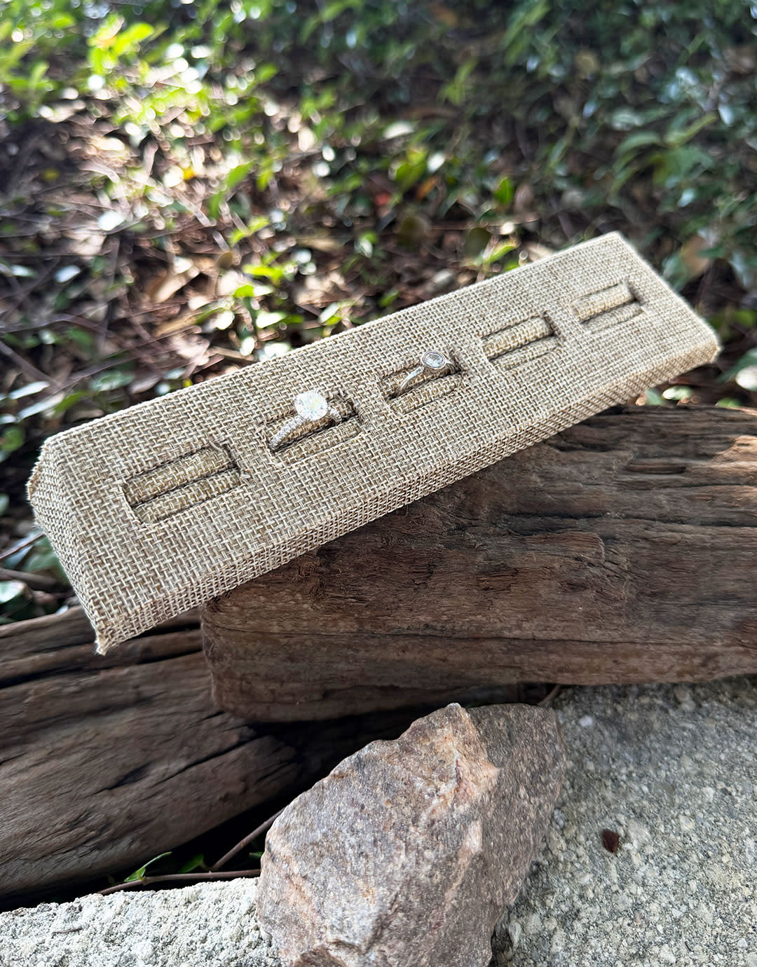 DRG3195 = Burlap 5 Slot Ring Tray 8-1/8''W x 1-1/8''H