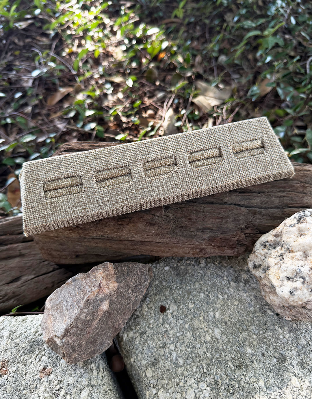 DRG3195 = Burlap 5 Slot Ring Tray 8-1/8''W x 1-1/8''H