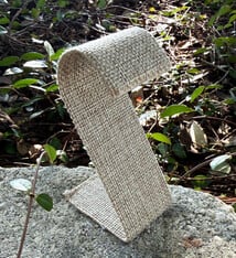 DER3293 = Burlap Double Earring Stand 1-1/2 x 2-1/8 x 3-1/4 (Pkg of 3)