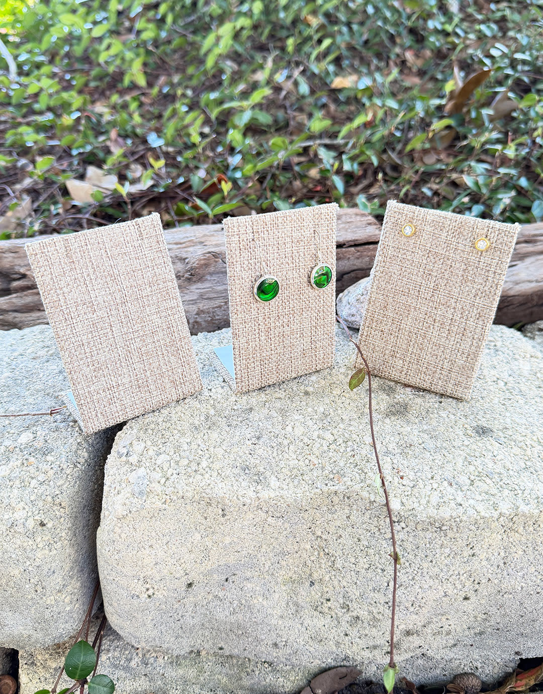 DER301 = Burlap Earring Display 2-1/2'' wide x 3-1/2'' high (Pkg of 3)