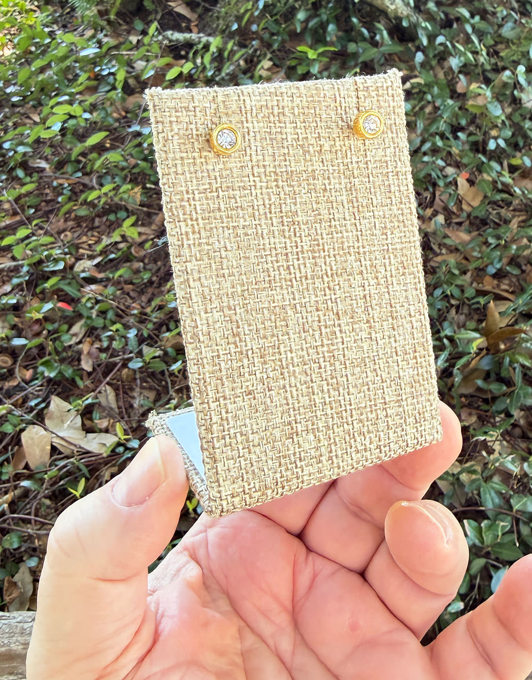 DER301 = Burlap Earring Display 2-1/2'' wide x 3-1/2'' high (Pkg of 3)