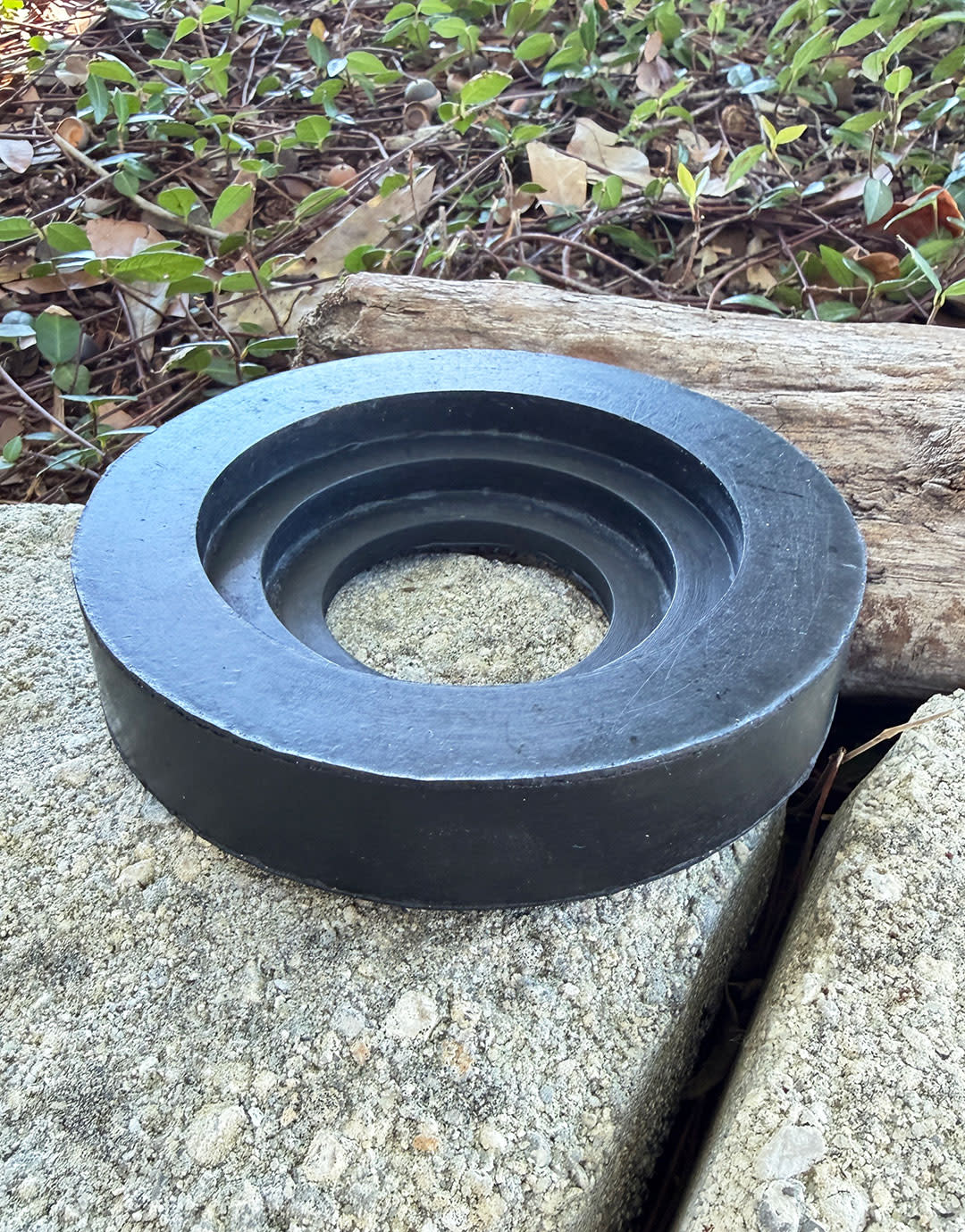 EN2507 = Rubber Base for 5'' Pitch Bowl