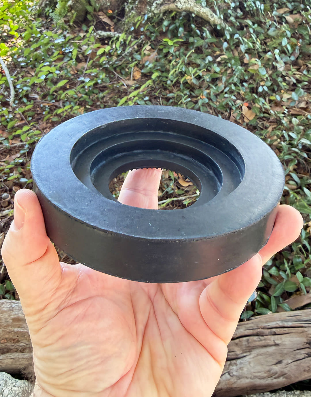 EN2507 = Rubber Base for 5'' Pitch Bowl