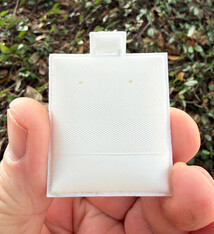 DER8020 = White Plastic Puff Pad 1-1/2''x1-3/4'' with No Imprint (Pkg of 100)