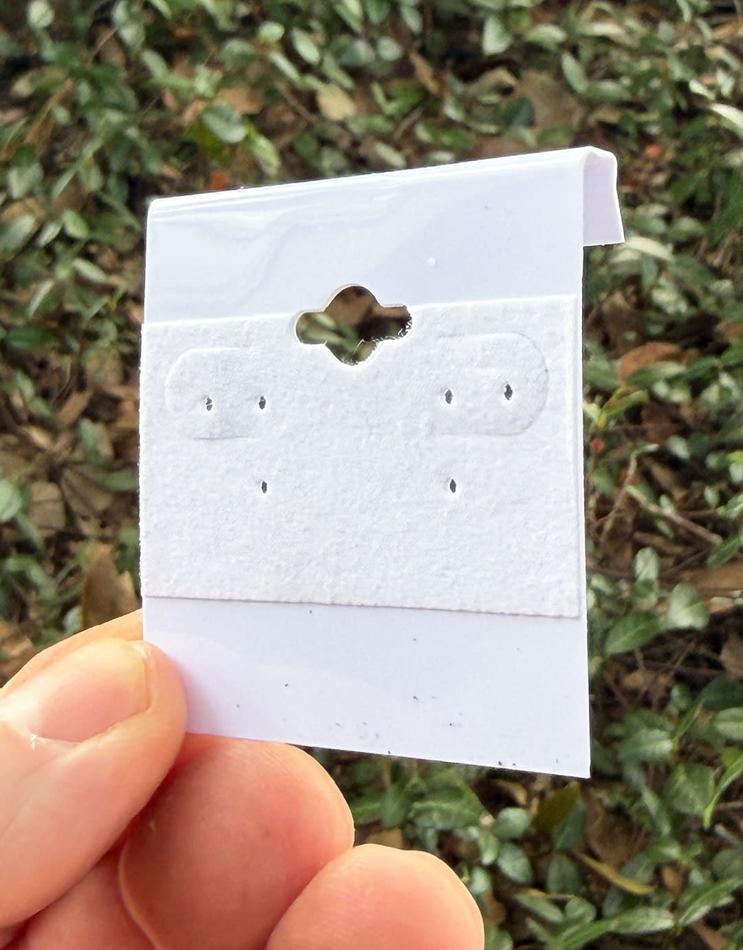 DER810 = Hanging Earring Cards White 2'' Plain (Pkg of 100)