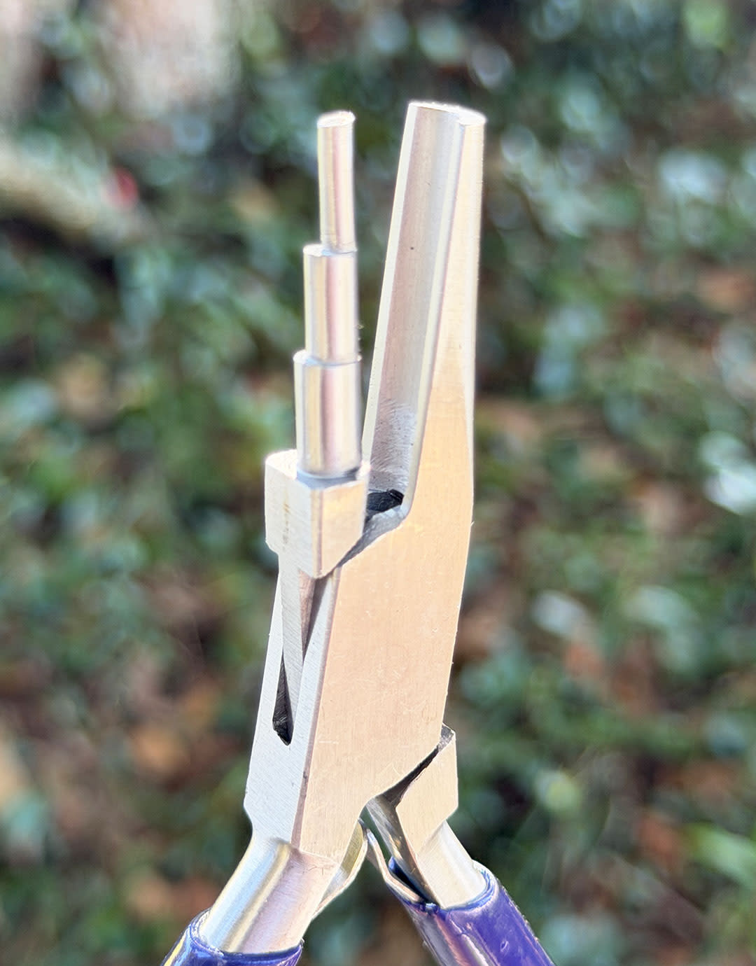 Eurotool PL7480 = Looping Pliers with Stepped Jaw and Concave Jaw by Eurotool