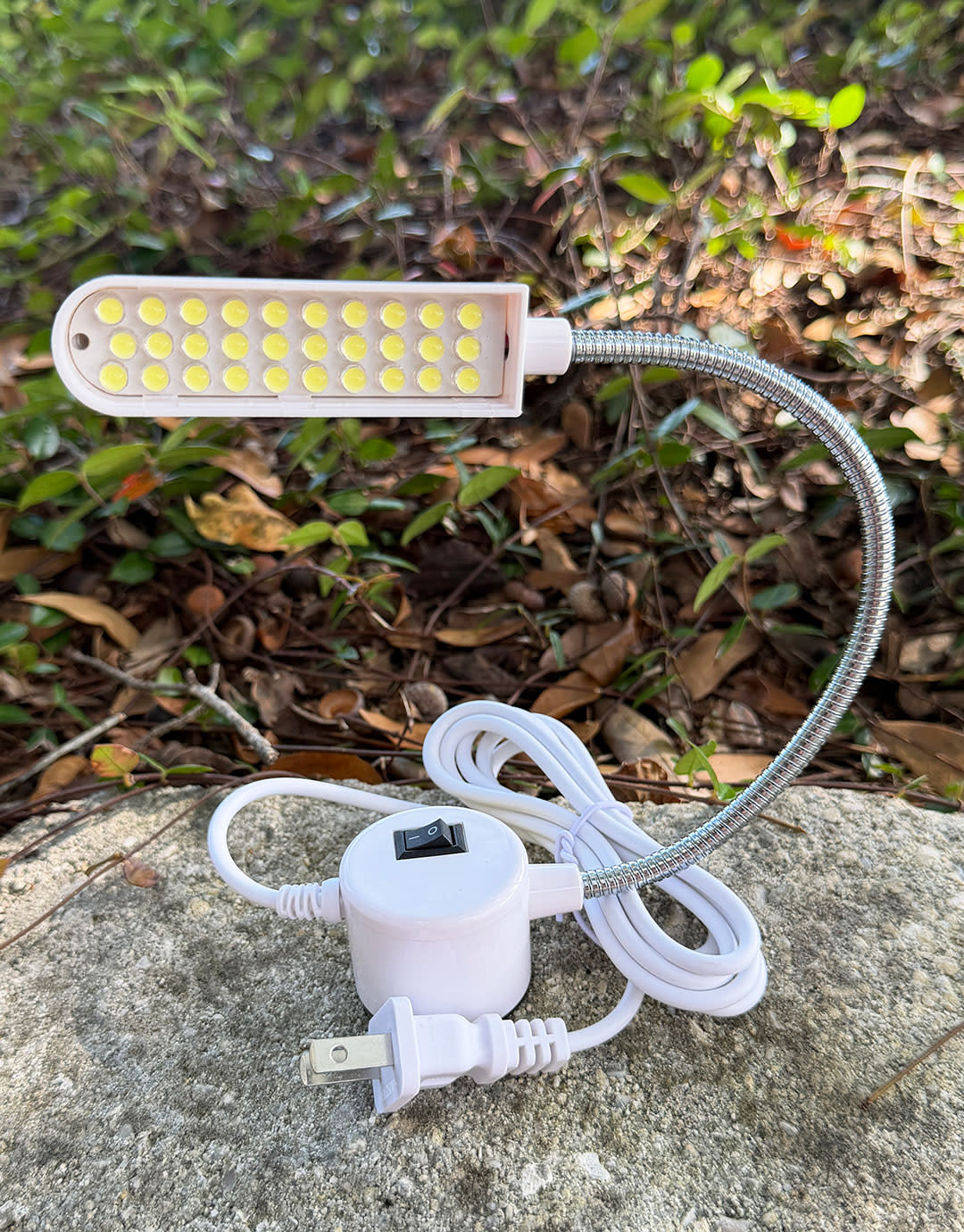 LM3122 = Magnetic Gooseneck Lamp