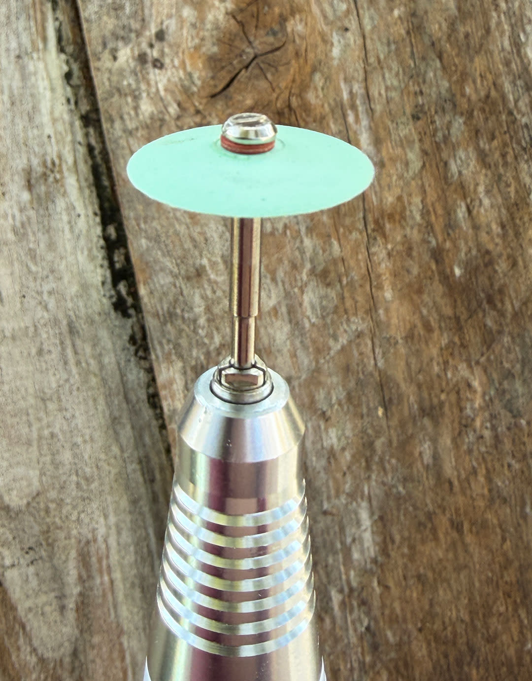 Dedeco ST9475 = Sunburst 7/8" x 1/8" Knife Wheels - Light Green 14000grit (pkg/6)