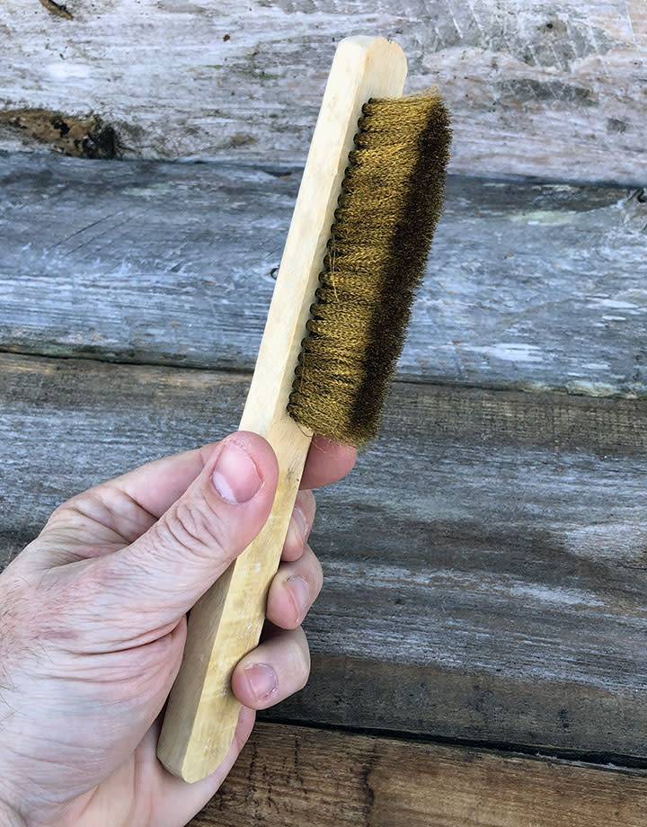 BU3101 = Brass Hand Brush with 4 Row