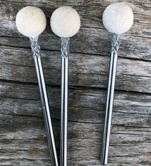 17.122 = Mounted Felt Ball 3/32'' Shank (Pkg of 3)