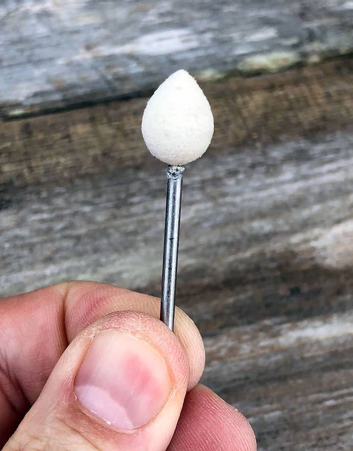 17.123 = Mounted Felt Bud Shape 3/32'' Shank (Pkg of 3)