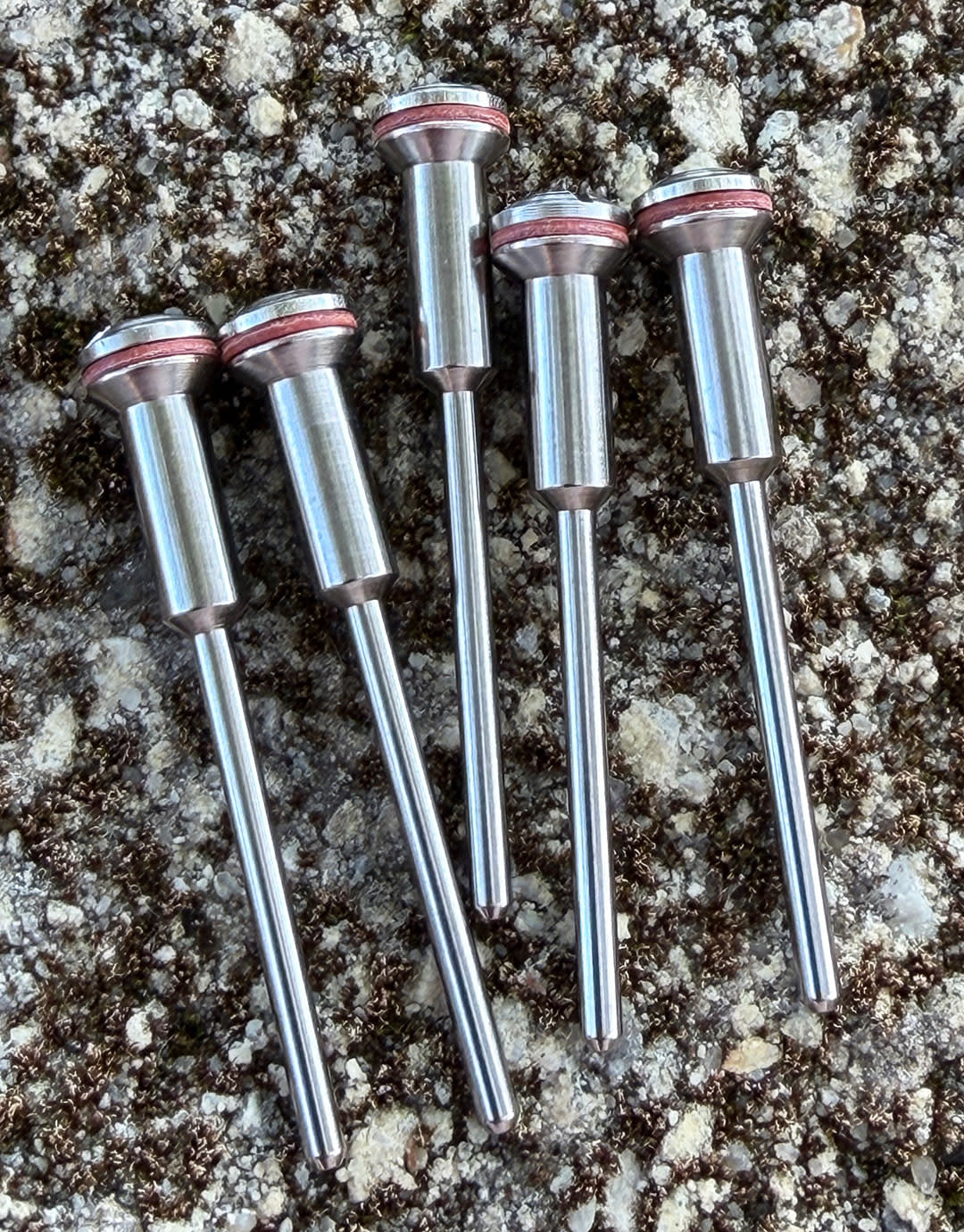 43.161 = Mandrel Screw Top Reinforced 3/32'' Shank 1/16'' Screw (Pkg of 5)