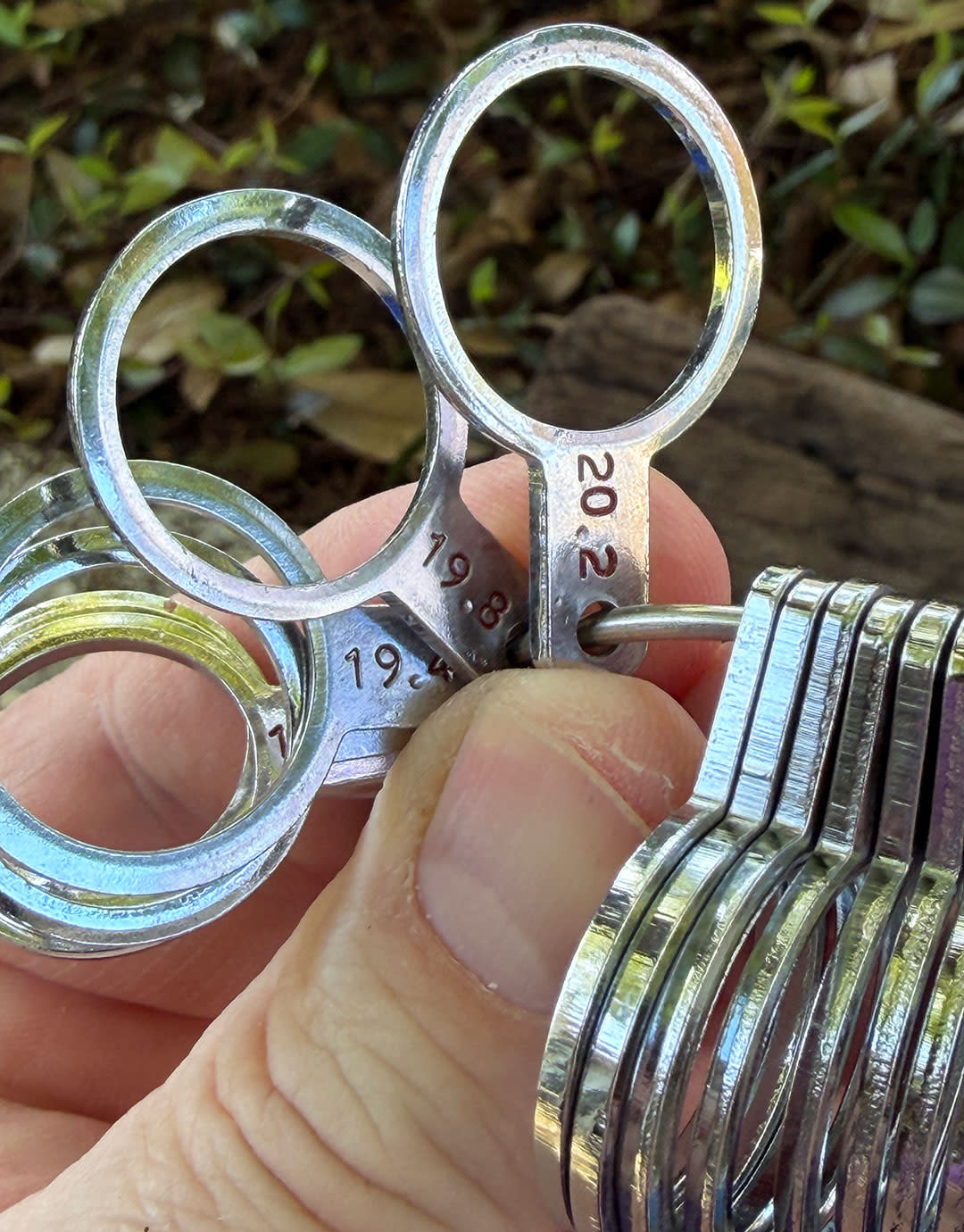 GA259 = Flat Metal Finger Sizer Set (0-15 US)