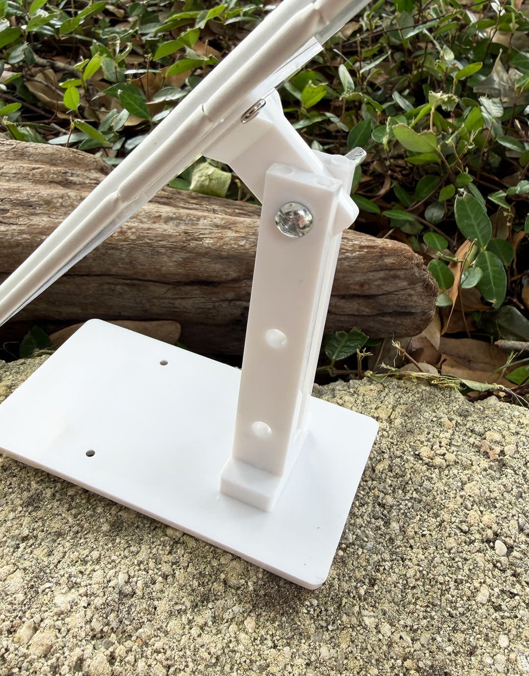 DCH6991 = White Leatherette Multi Necklace Stand