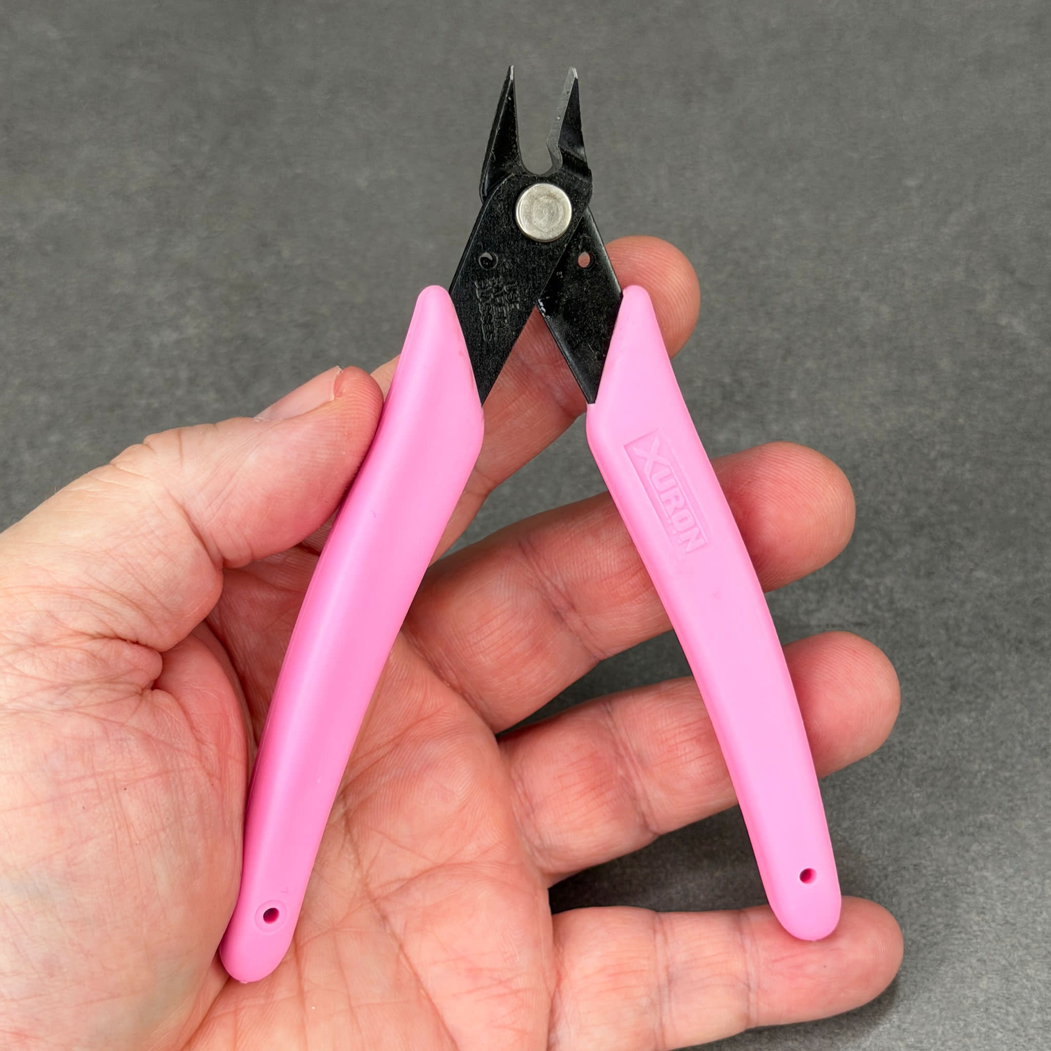 Xuron PL4170P = Xuron Flush Micro Cutting Shear with Pink Handles