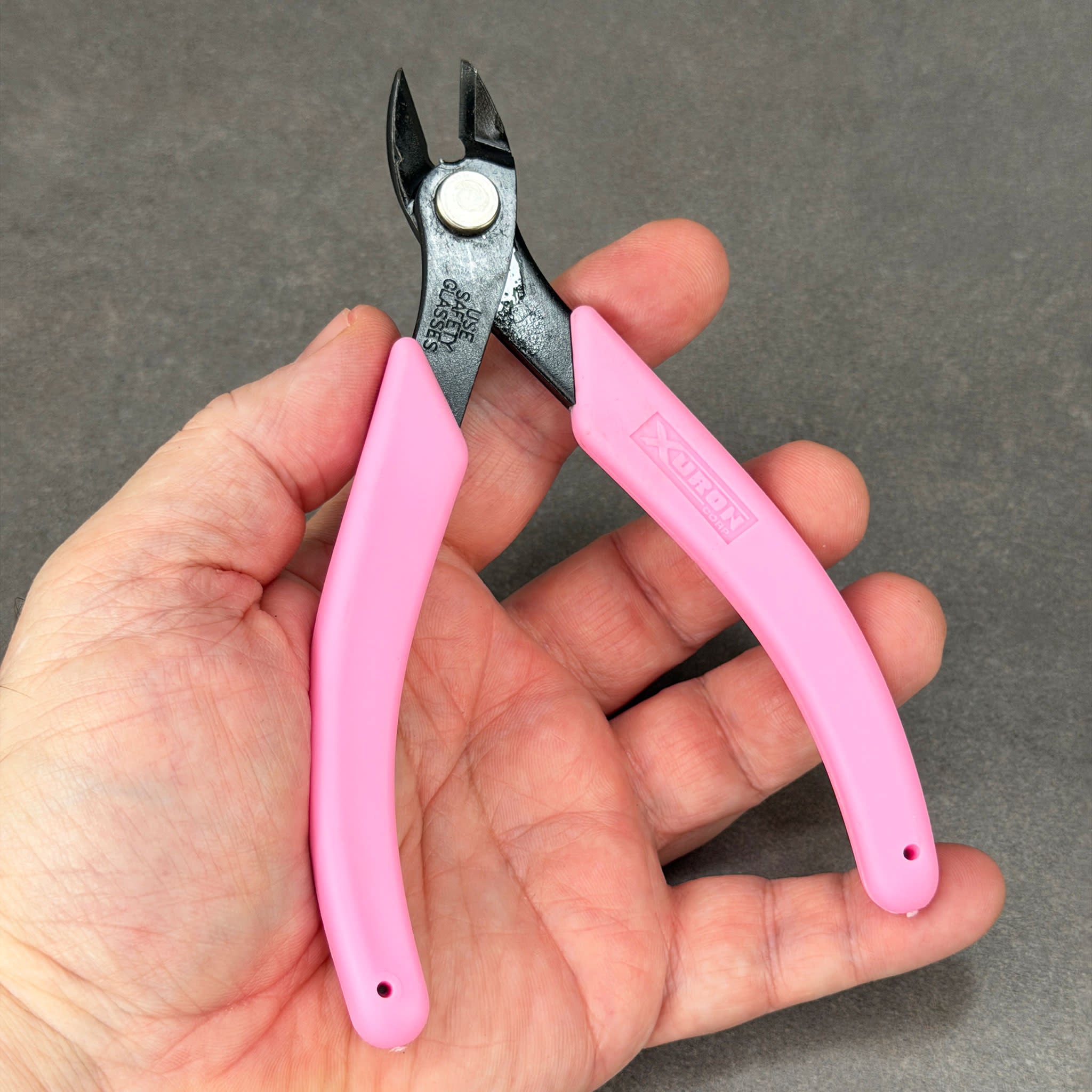 Xuron PL42175P = Xuron Flush Cutting Maxi Shear with Pink Handles