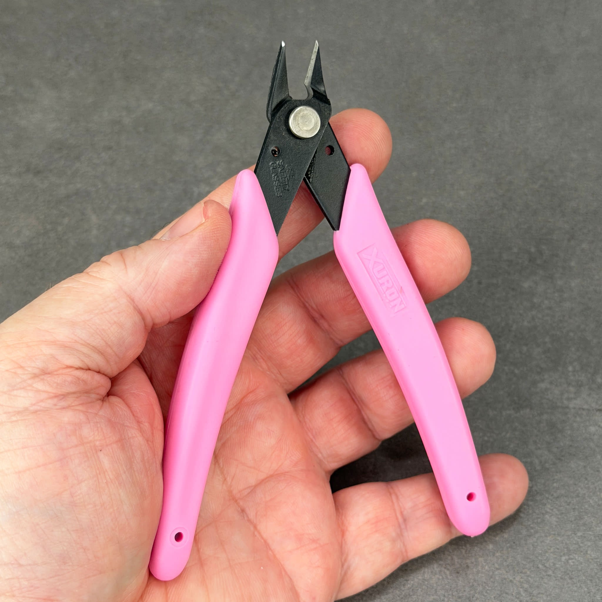 Xuron PL4410P = Xuron Micro Flush Cutting Shear #410 with Pink Handles