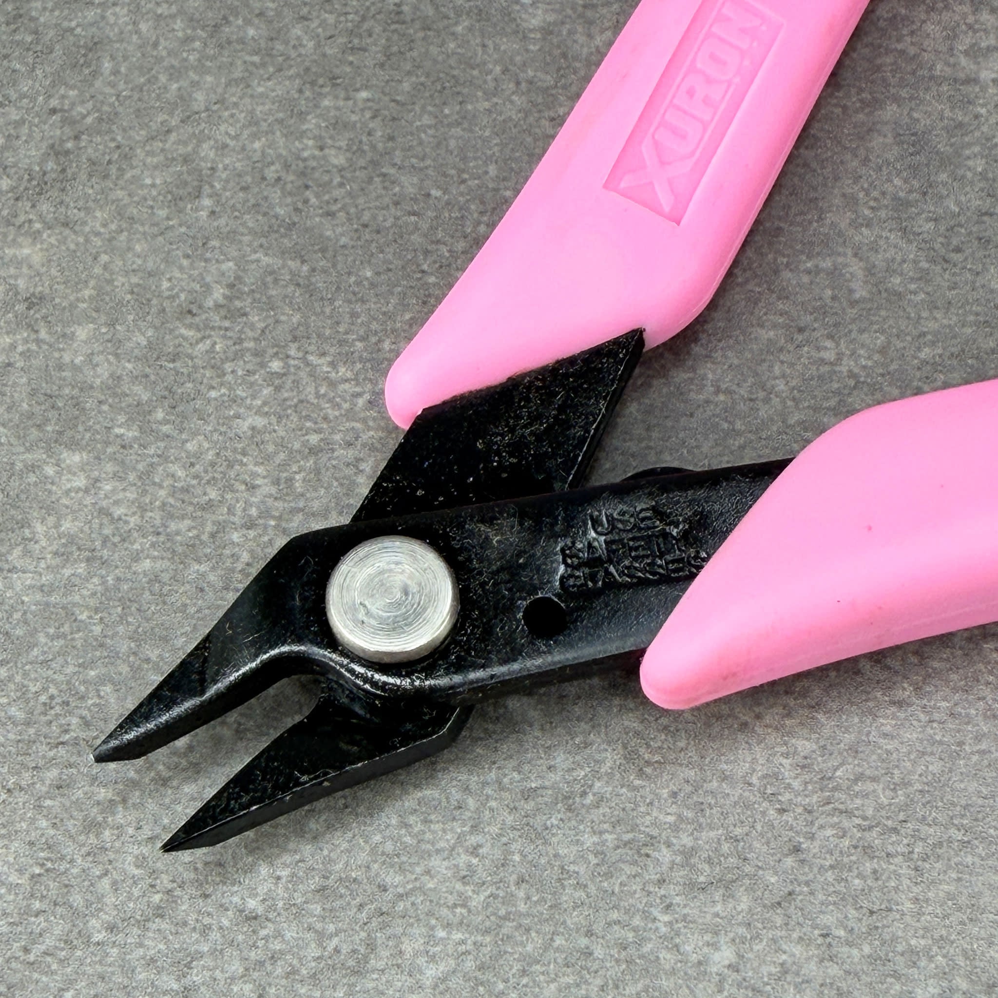 Xuron PL4487P = Jump Ring Plier with Chisel Nose by Xuron with Pink Handles