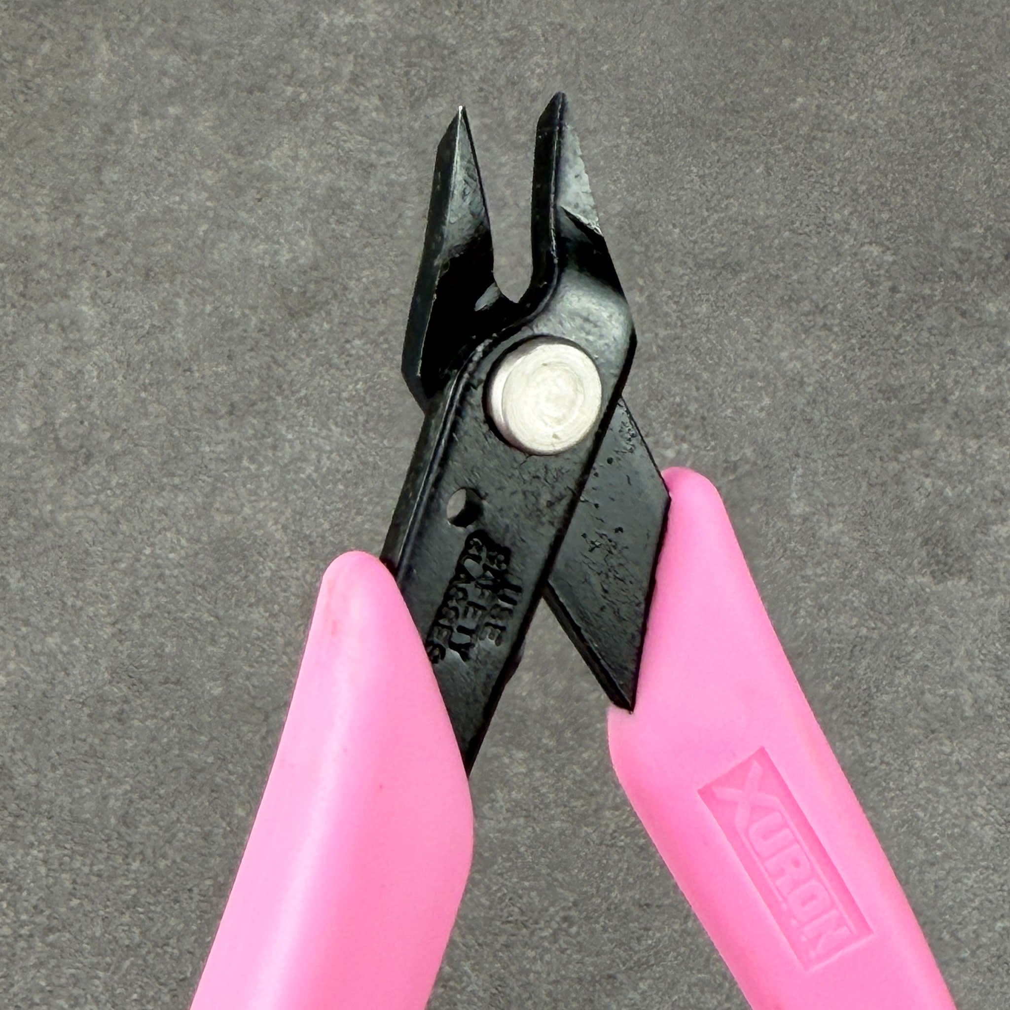 Xuron PL4487P = Jump Ring Plier with Chisel Nose by Xuron with Pink Handles